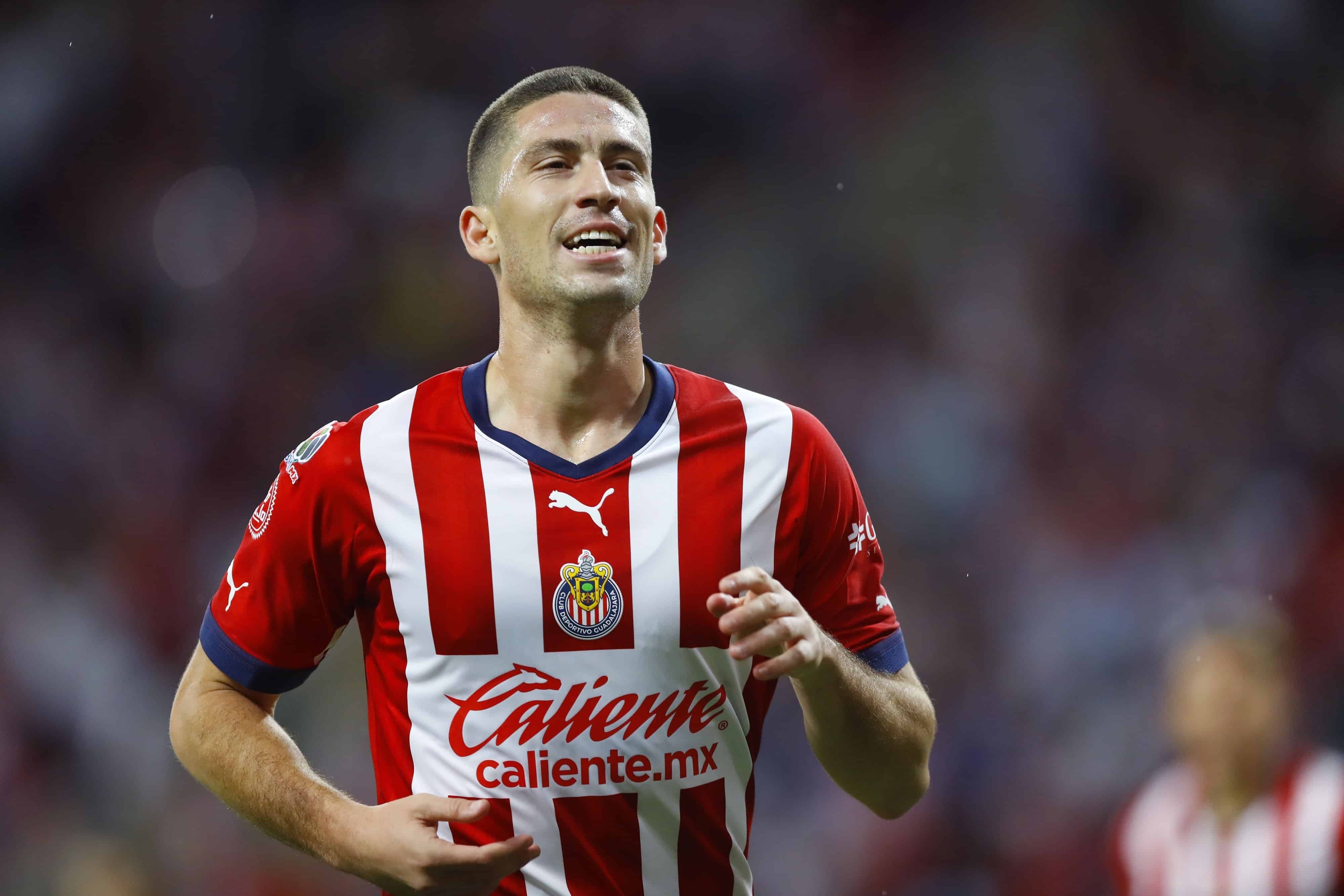 Santiago Ormeño hace el único tanto del partido.