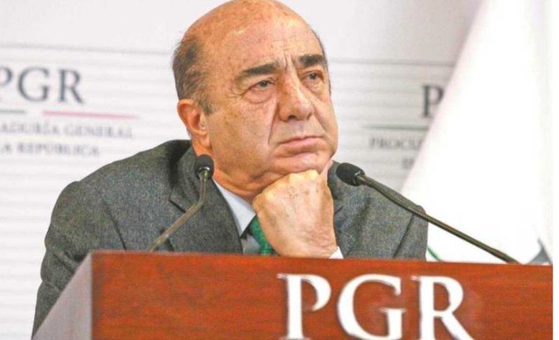 Inicia audiencia de Murillo Karam sobre caso Ayotzinapa