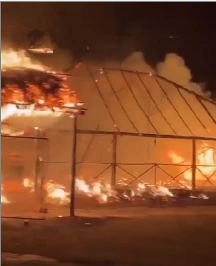 Investigan el incendio de un restaurante ubicado en el municipio de Cadereyta