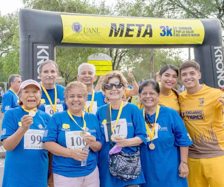 Realiza UANL Caminata por la Salud del Adulto Mayor Realiza UANL Caminata por la Salud del Adulto Mayor