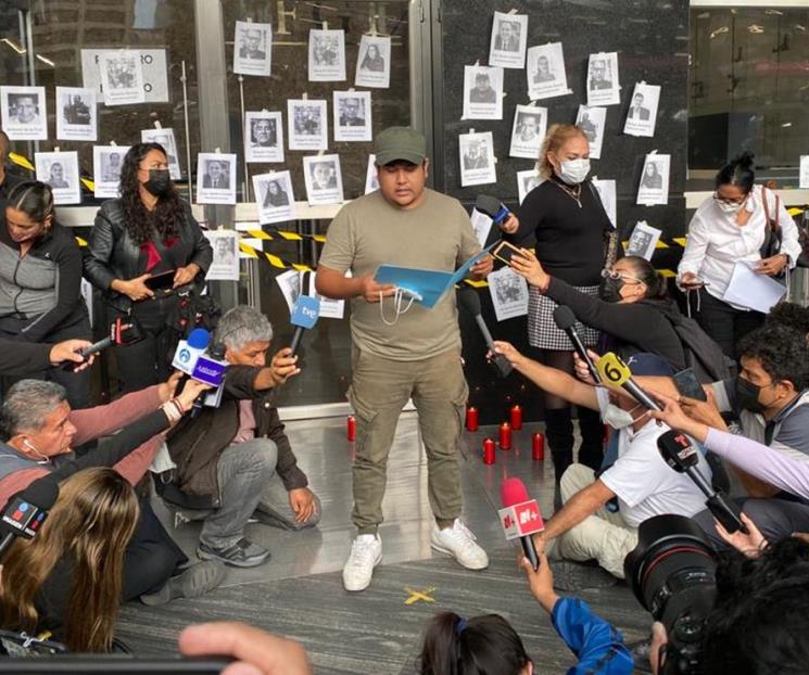 Cierran periodistas simbólicamente FGR