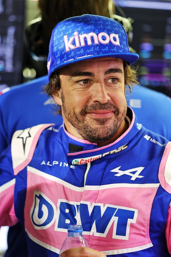 Feliz Alonso de  irse a Aston Martin