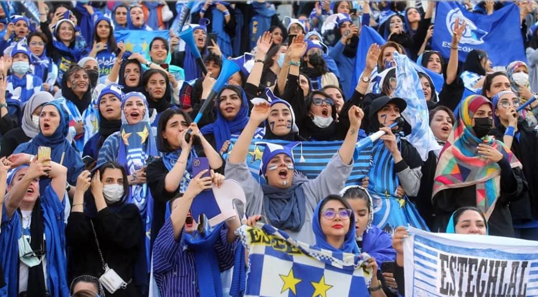 Permite Irán que  mujeres acudan  a partido de soccer