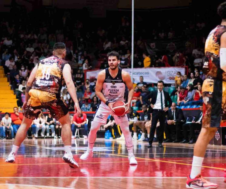 Apalean a Fuerza Regia