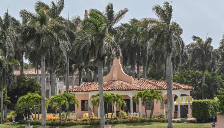 Qué dice versión editada de orden allanamiento a Mar-a-Lago