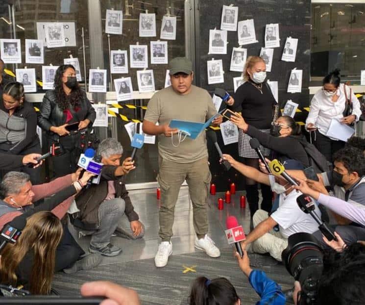 Cierran periodistas simbólicamente FGR