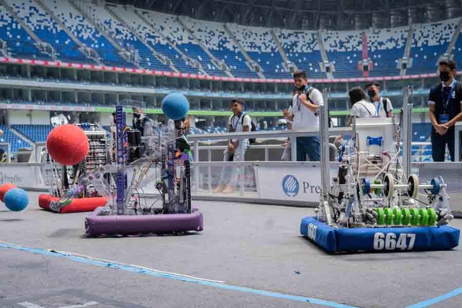 Alumnos PrepaTec Mty difunden ciencia en festival