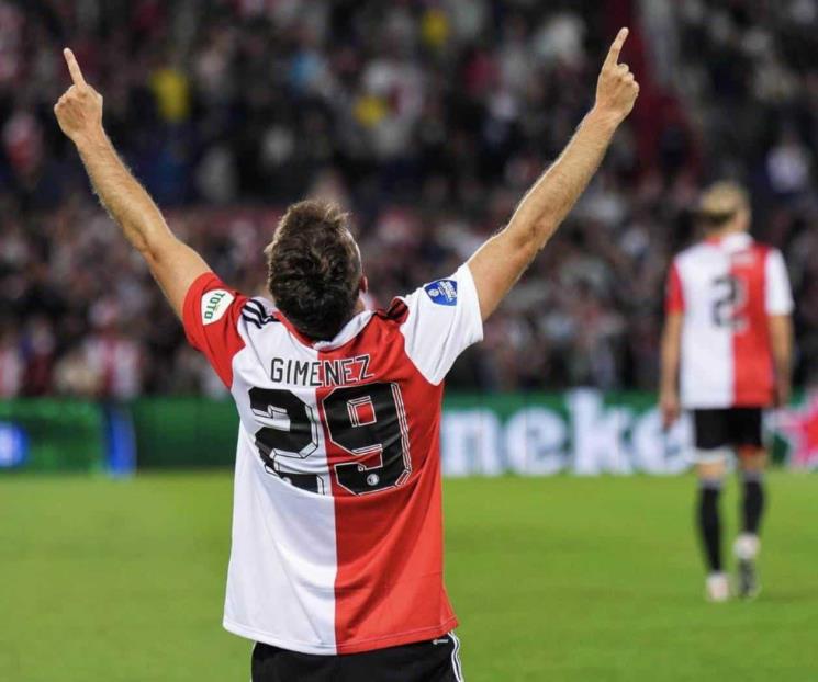 Se estrena Santi Giménez con el Feyenoord