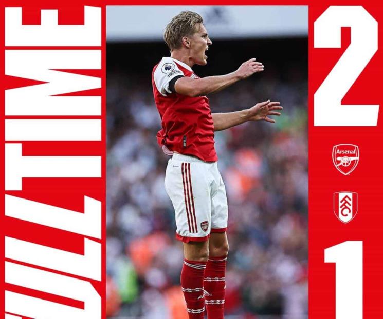 Gana Arsenal y sigue de líder en la Premier League