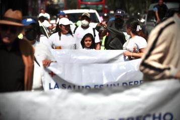 Con caravana, exigen medicamentos para ni&ntilde;os con c&aacute;ncer