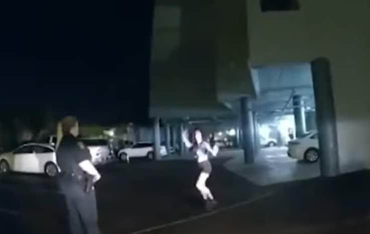 Mujer intenta pasar prueba de sobriedad con baile irlandés