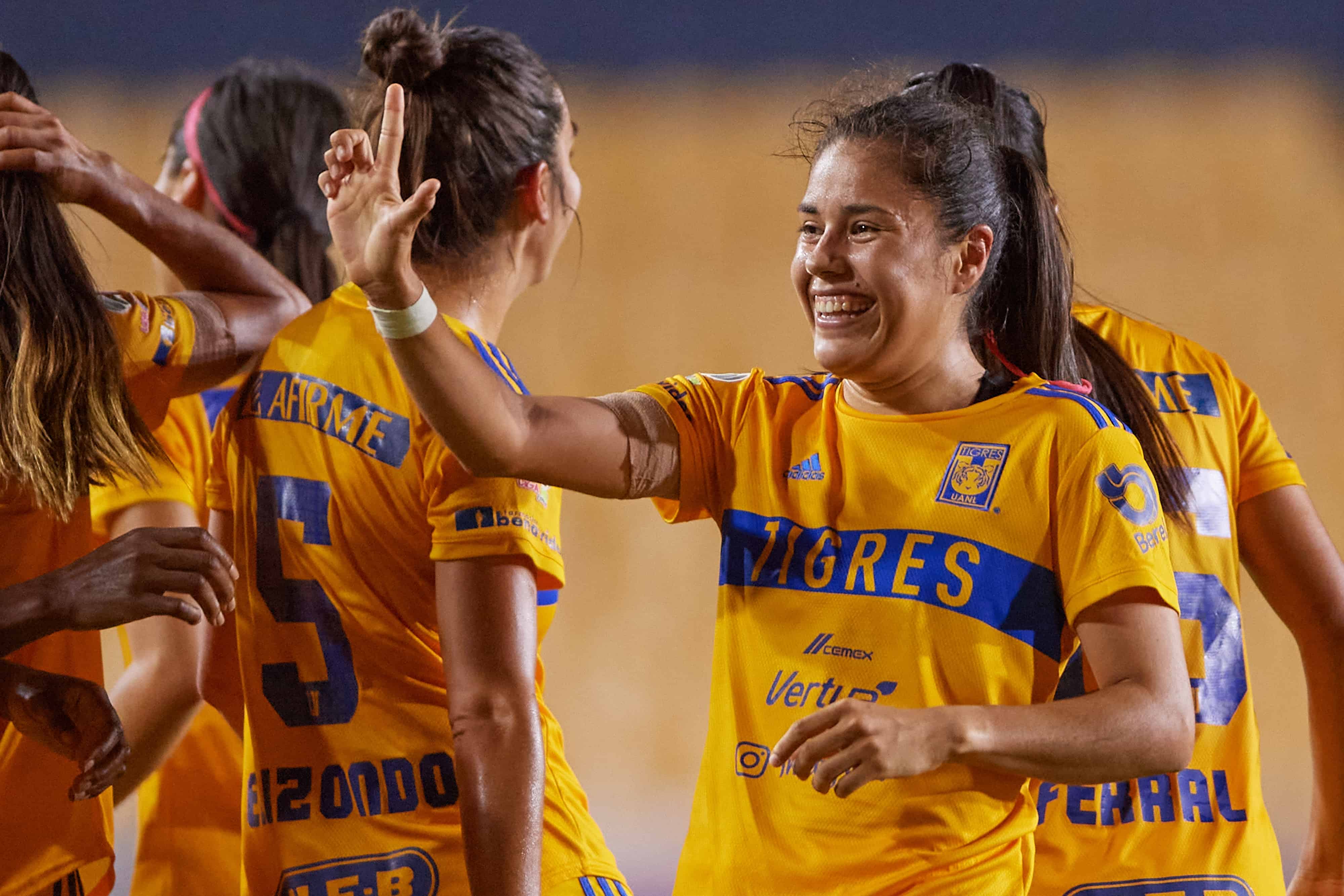 Lizbeth Ovalle hace el 3-0.