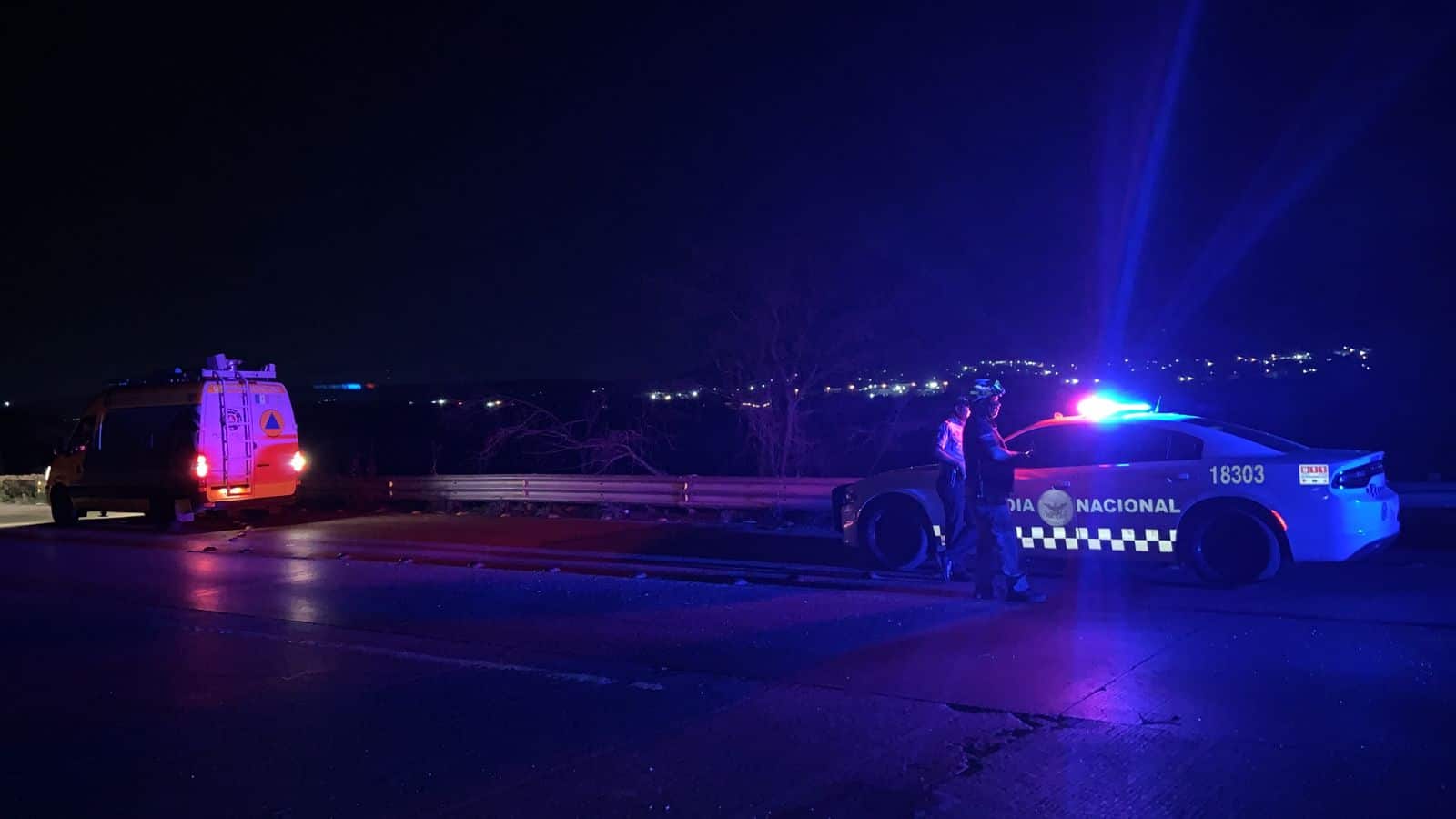 Dos hombres que viajaban en un vehículo fallecieron al ser chocados por un camión de carga