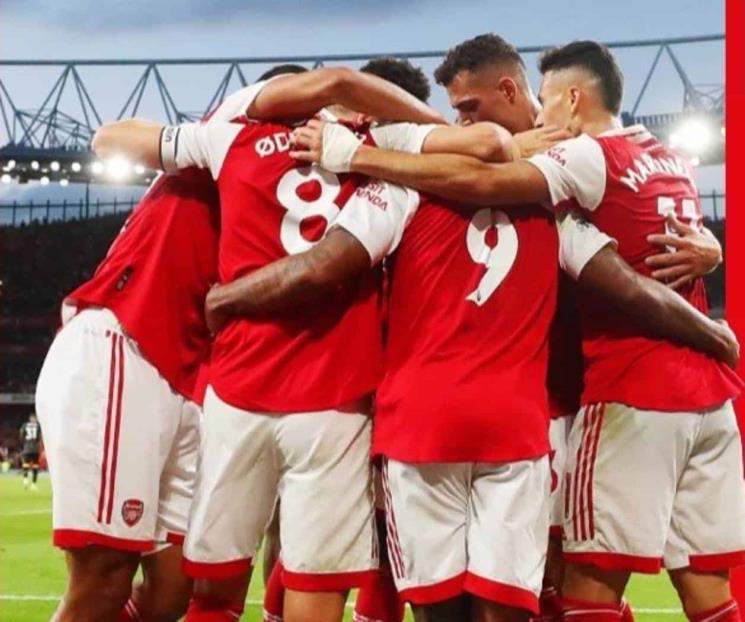 Gana el Arsenal y siguen de líderes en Premier League