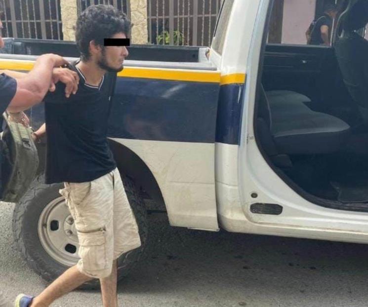 Conduce camioneta con reporte de robo, lo detienen