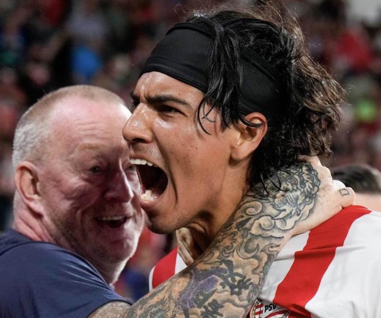 Golea el PSV, lideran el Holanda