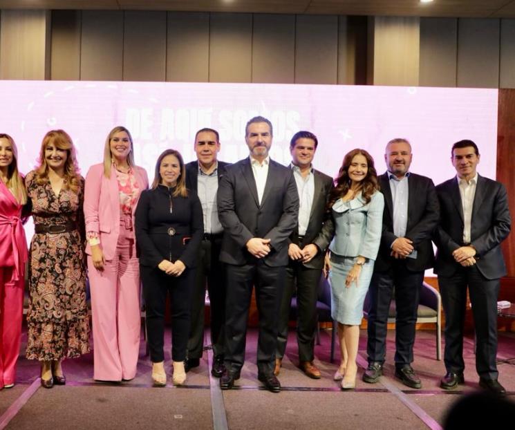 Rinden diputados del PRI su primer informe