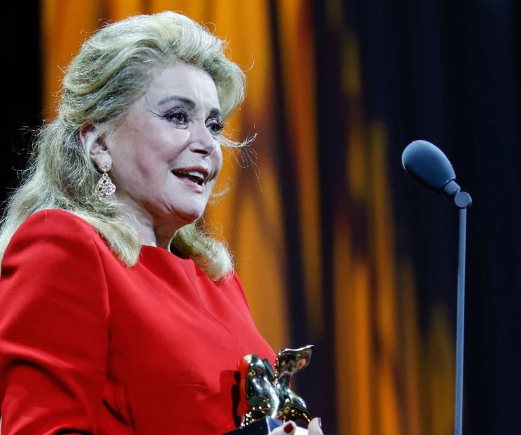 Catherine Deneuve rechaza sentirse un ícono Catherine Deneuve rechaza sentirse un ícono