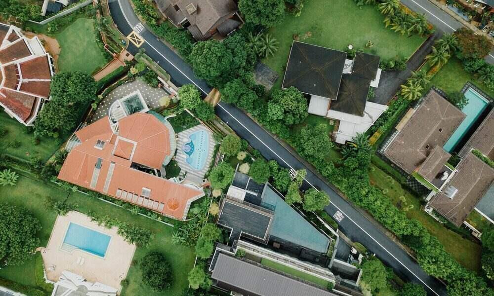 Francia usa IA para localizar piscinas sin declarar