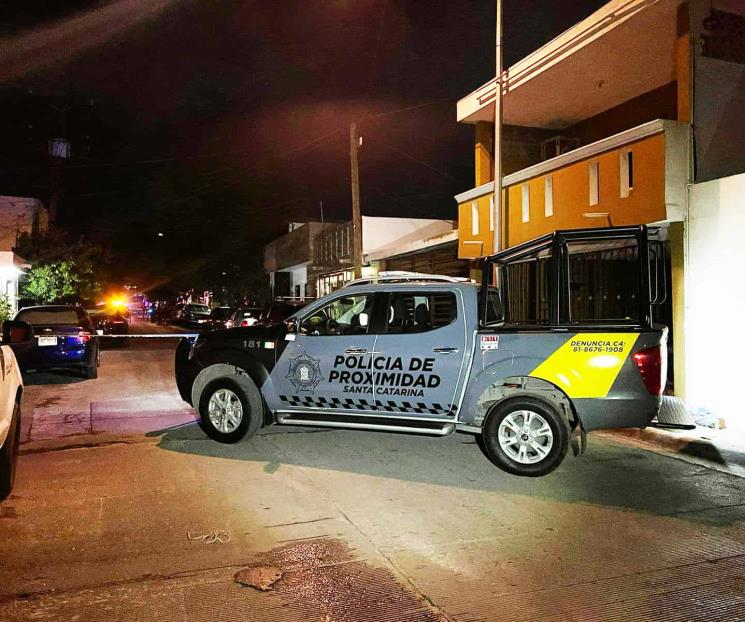 Asesinan a mujer a golpes en casa de Santa Catarina