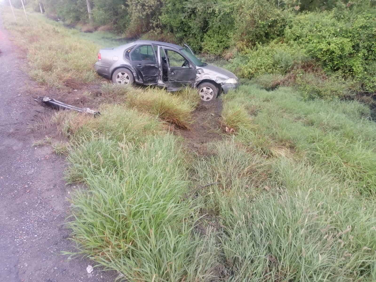 Un menor terminó con lesiones de consideración, después que el vehículo en que viajaba como copiloto, fue impactado por una camioneta