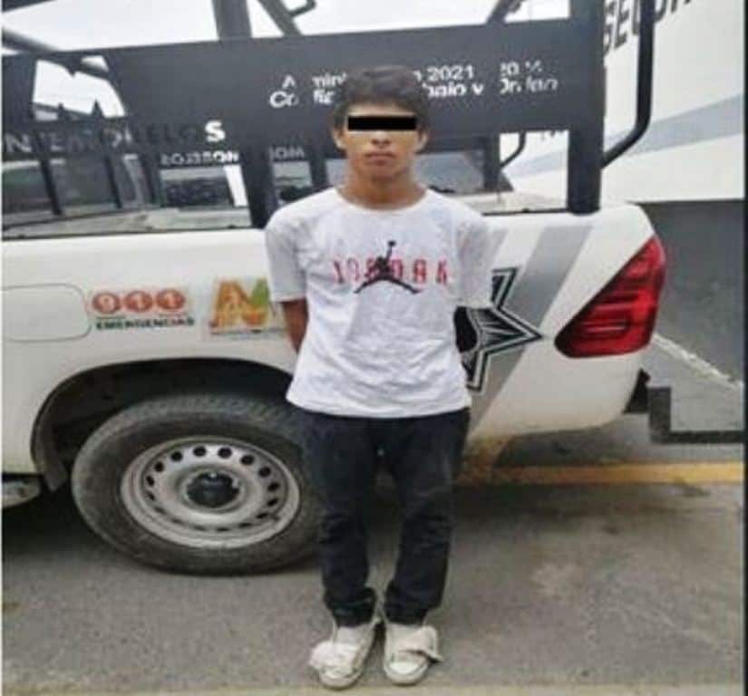 Detención de un narcodistribuidor, en calles de la colonia Valeriano García Galván, Cadereyta