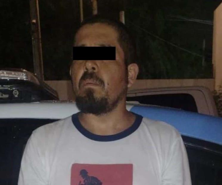 Amenaza con cuchillo a su esposa, lo detienen