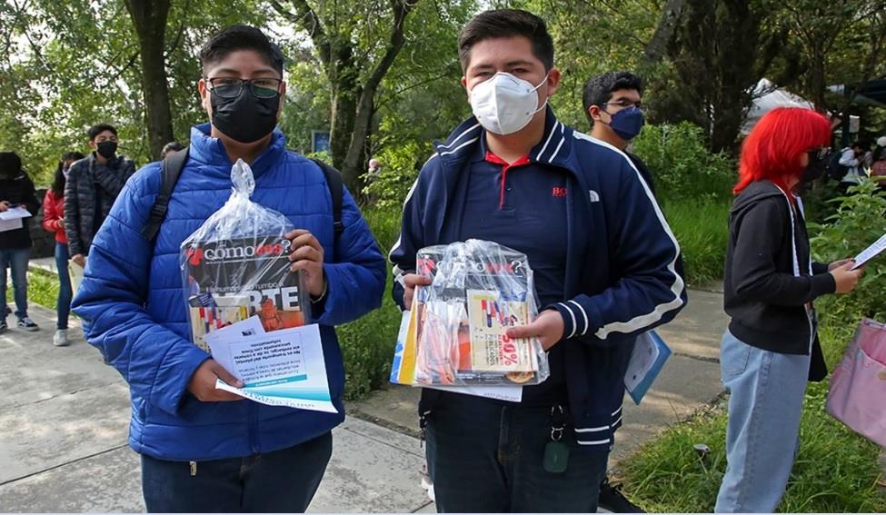 Donarán 175 mil títulos a estudiantes