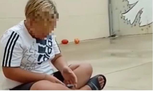 Se burlan de niño por llevar pastel para su cumpleaños Se burlan de niño por llevar pastel para su cumpleaños