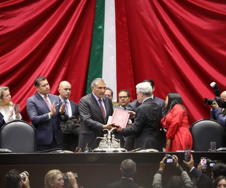 Entrega Adán Augusto informe de AMLO al Congreso