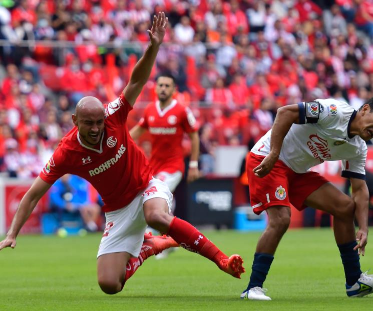 Empatan Toluca y Chivas