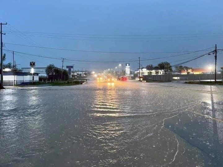 Dejan lluvias inundaciones y desborde de arroyos