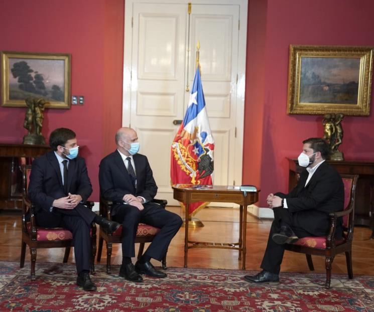 Tras rechazo a nueva constitución, Boric llama al diálogo