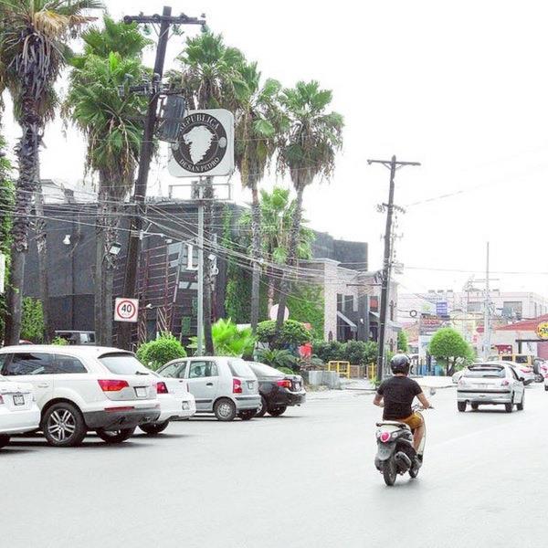 Firma SP convenio para nuevo estacionamiento en el Centrito