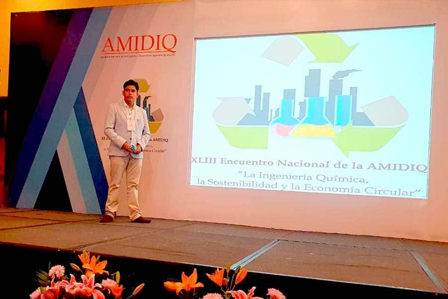 Estudiante representa al Tec en congreso de Química