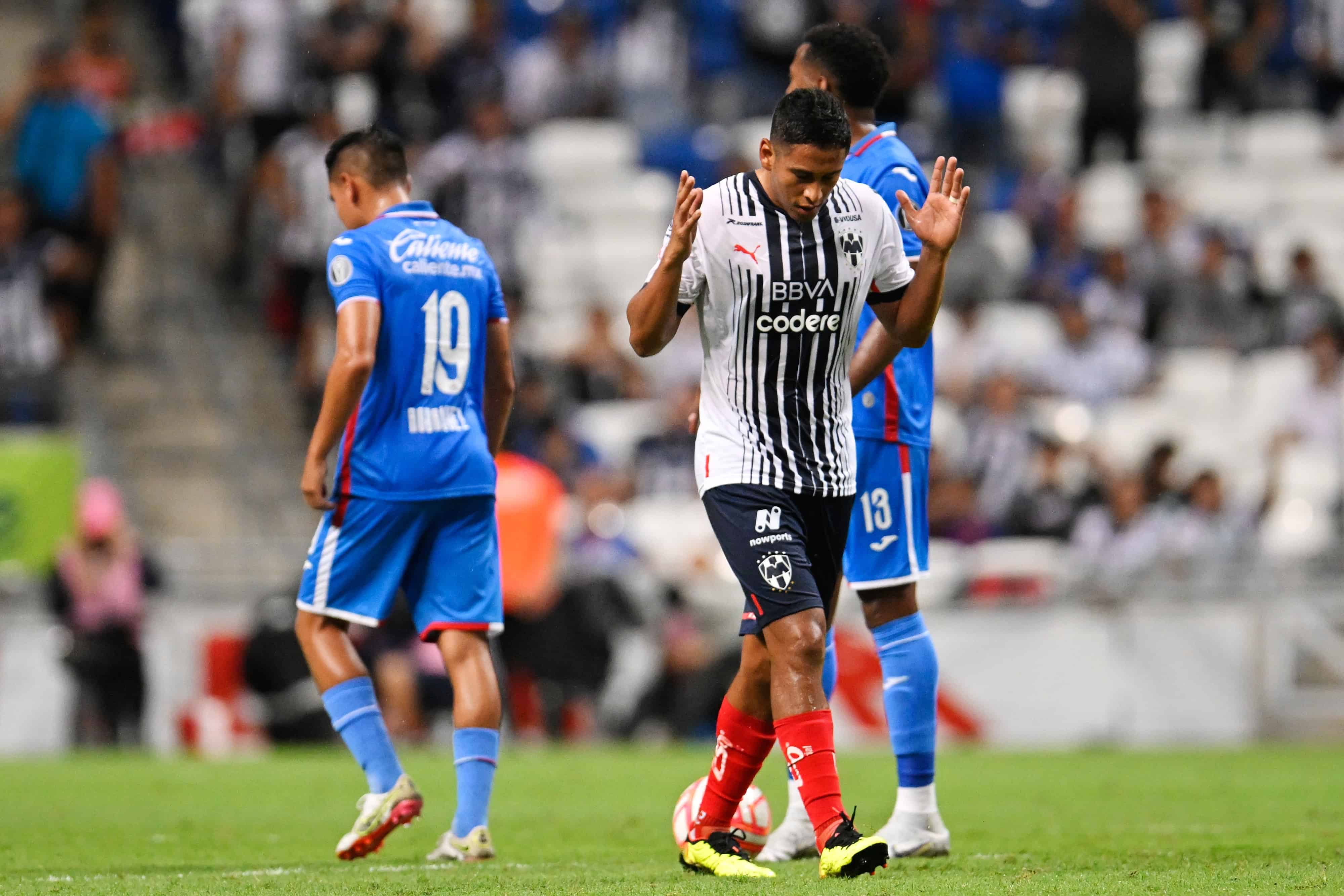 Luis Romo hace el 2-0.