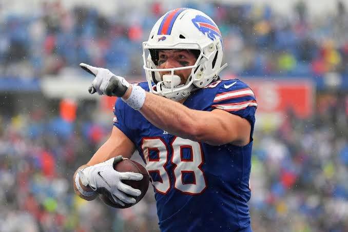 Renueva Dawson Knox con Buffalo