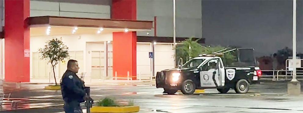 Balean a dos policías de Apodaca