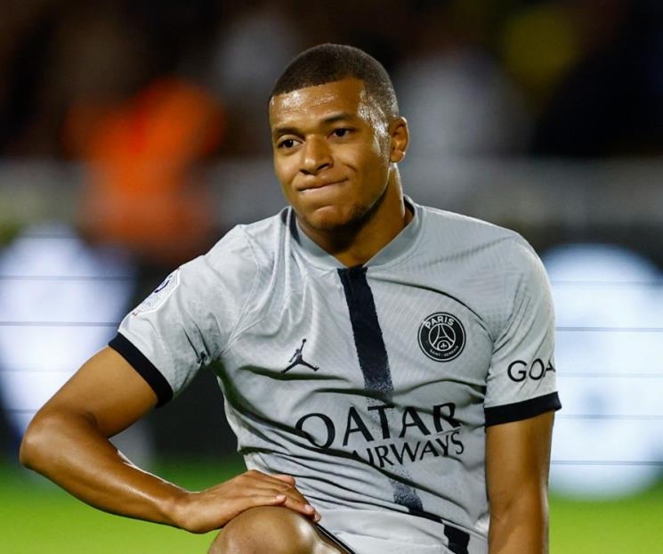 Multan en Francia a adolescente por ser racista con Mbappé