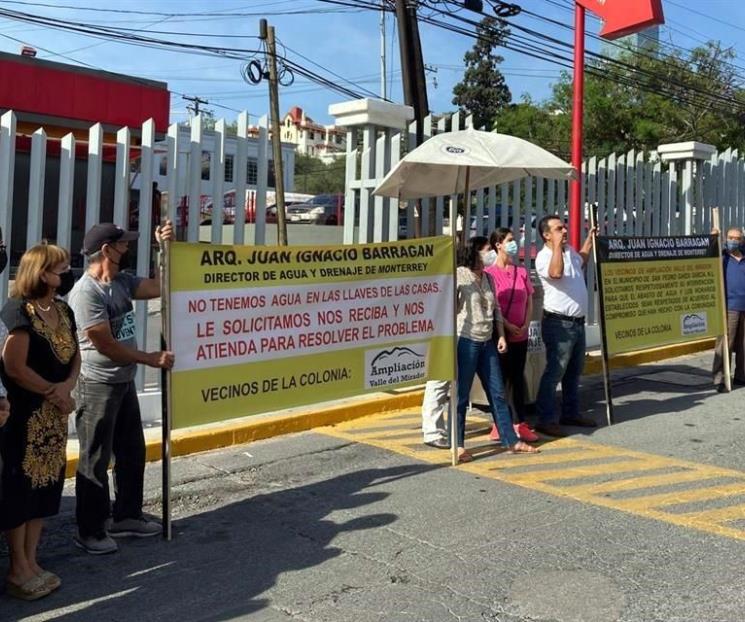 Protestan vecinos de San Pedro por falta de agua