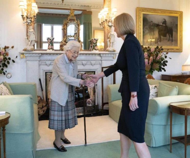 Preocupa a médicos salud de la Reina Isabel II