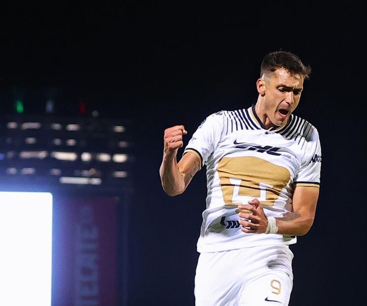 Pumas golea a Gallos