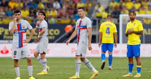 Sufre fan un infarto en un Cádiz vs Barcelona