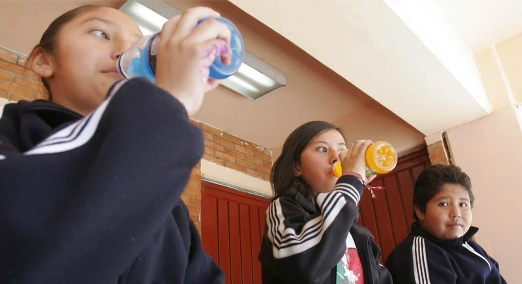 Bebidas hidratantes no recomendables para niños
