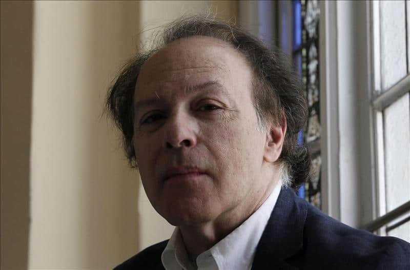 Cuatro libros para adentrarse en el mundo de Javier Marías