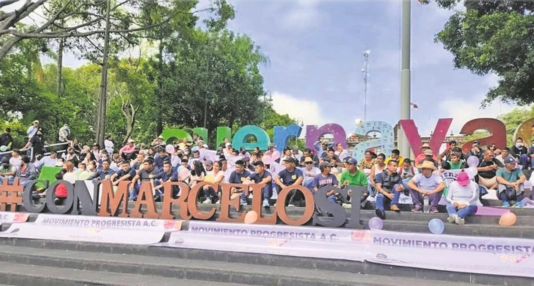 Dan apoyo a Ebrard en el país