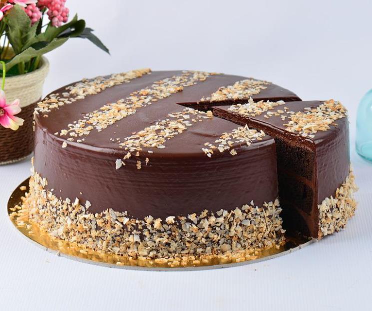 Celebra el Día Mundial del Chocolate con esta tarta tropical