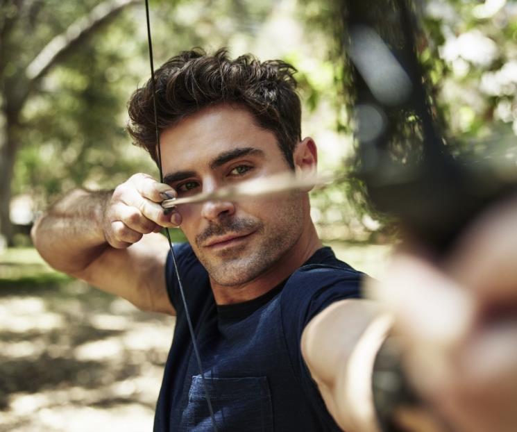 Zac Efron explica por qué su cara lucía tan diferente
