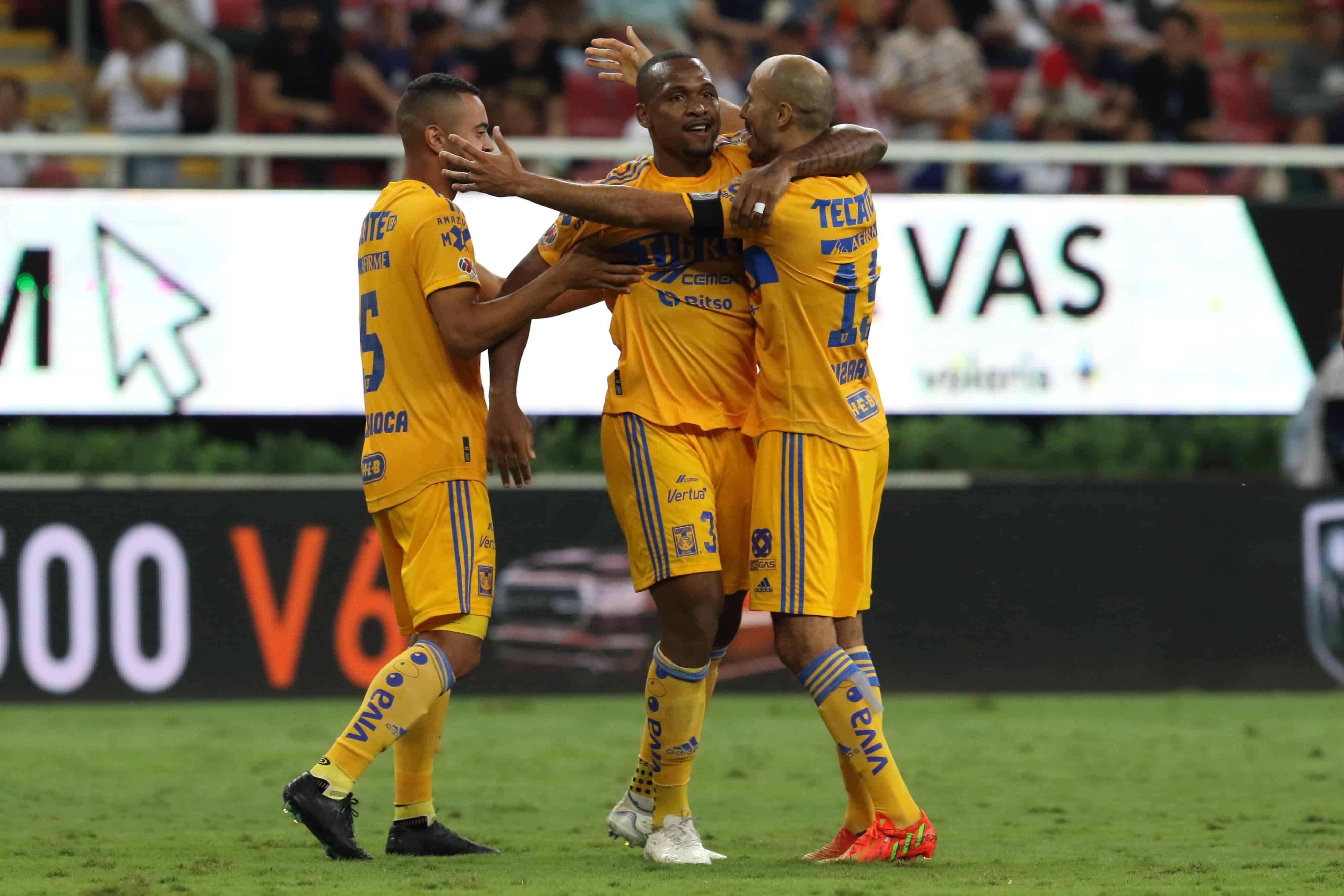 Samir Caetano anota su primer gol con Tigres y hace el 3-0.