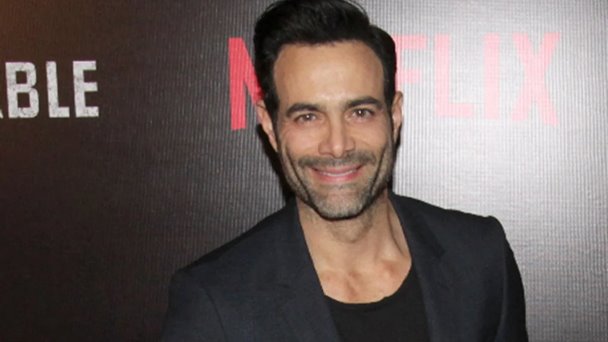 Será Luis Roberto Guzmán el padre ausente en “Cobra Kai”